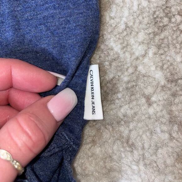 Calvin Klein Jeans brand gray/navy rolled cuff sleeve cropped T-Shirt SZ M - Picture 7 of 7